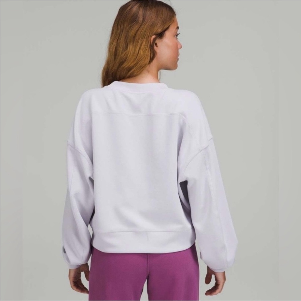Lululemon Peleton Perfectly Oversized Softstreme Cropped Sweatshirt in Lilac - Picture 2 of 9